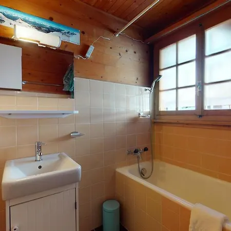 At The Bottom Of The Slopes In Crans-montana, Cosy Atmosphere 克莱恩 蒙塔纳