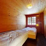 Appartement At The Bottom Of The Slopes In Crans-montana, Cosy Atmosphere