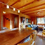 Appartement At The Bottom Of The Slopes In Crans-montana, Cosy Atmosphere *